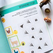 Монтессорі: світ досягнень. Моя перша книга з фантастичними наліпками. На фермі