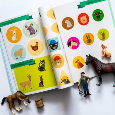 Монтессори: мир достижений. Моя первая книга с фантастическими наклейками. На ферме Монтессори: мир достижений. Моя первая книга с фантастическими наклейками. На ферме