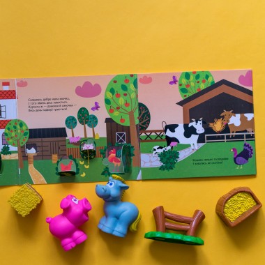 Книжка с окошками. Кто спрятался на ферме Книжка с окошками. Кто спрятался на ферме